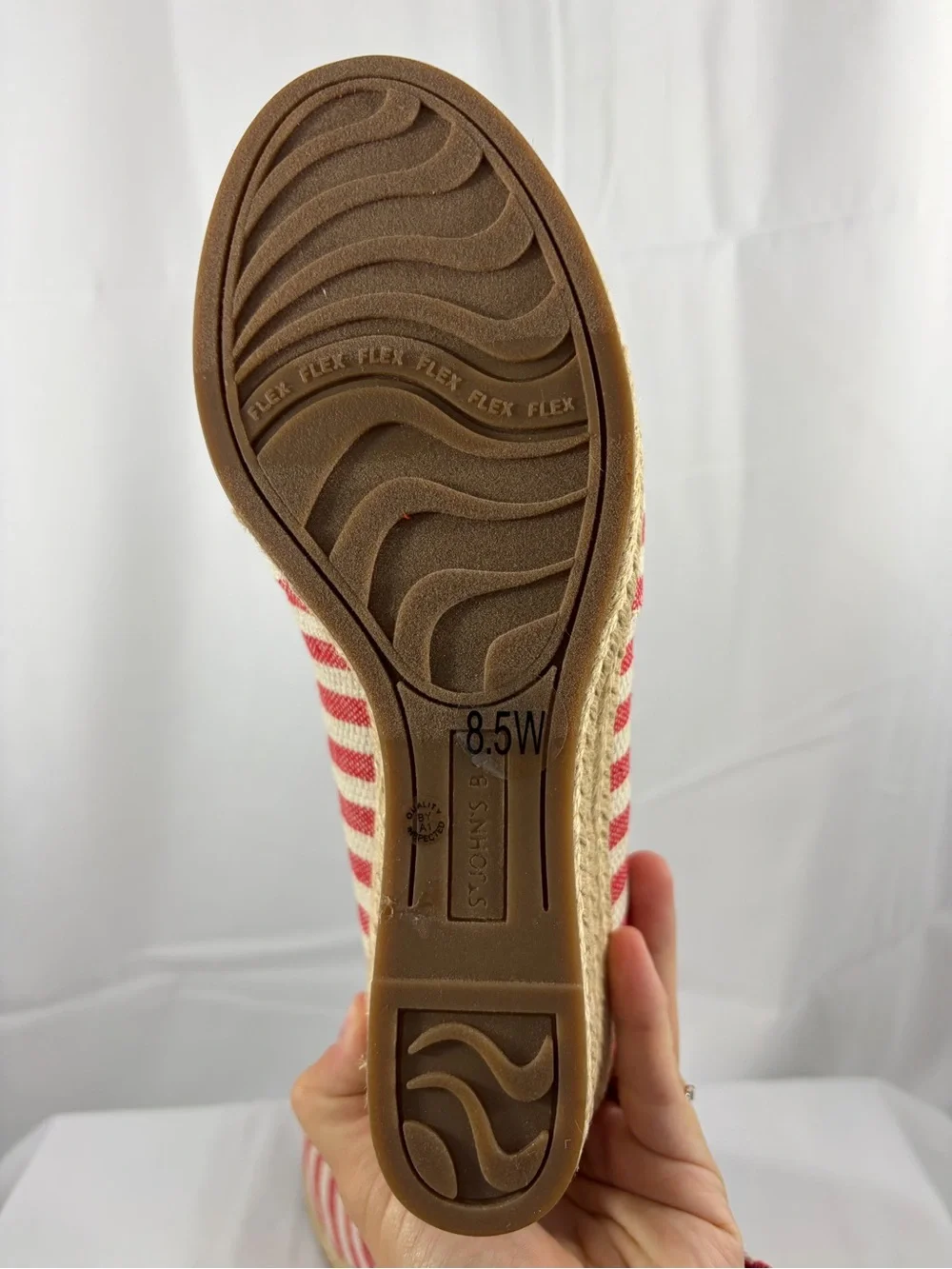 NWT St. John’s Bay Womens Size 8.5W Striped Red and Cream Espadrille Wedge Flats